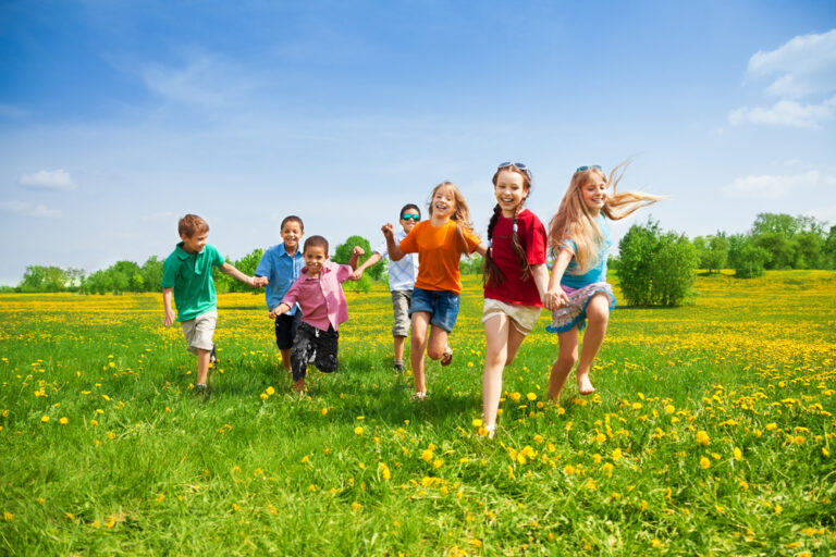 kids running